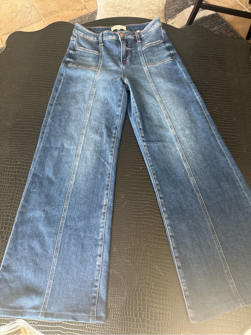 Risen Jeans with High-Rise, Wide Leg in Medium Blue in size 7/28